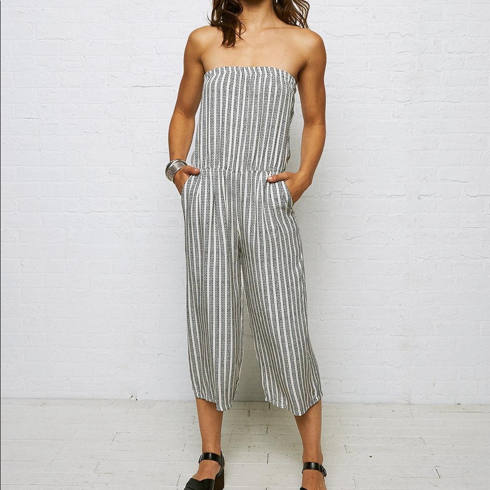 🍋 3/$25 American Eagle strapless jumpsuit